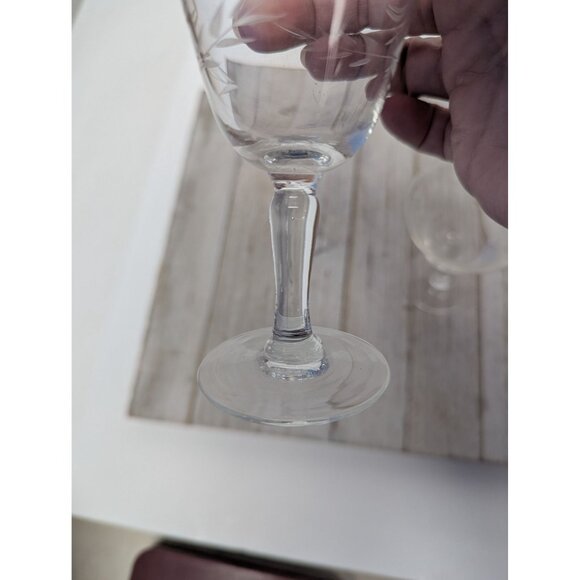 Set Of 2 Martini Glasses Vintage Etched Wheat Pattern 4 7/8" Tall - Picture 4 of 9